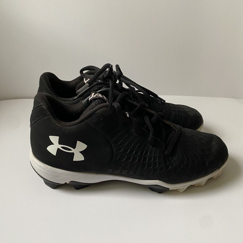 Under Armour Women's 8 Glyde 2.0 RM Softball Cleats Shoes 3026605-001 used